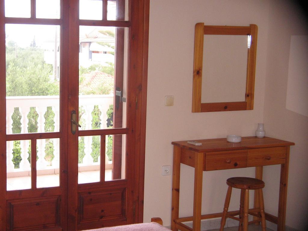 Dimaras Apartments Vasilikí Rum bild